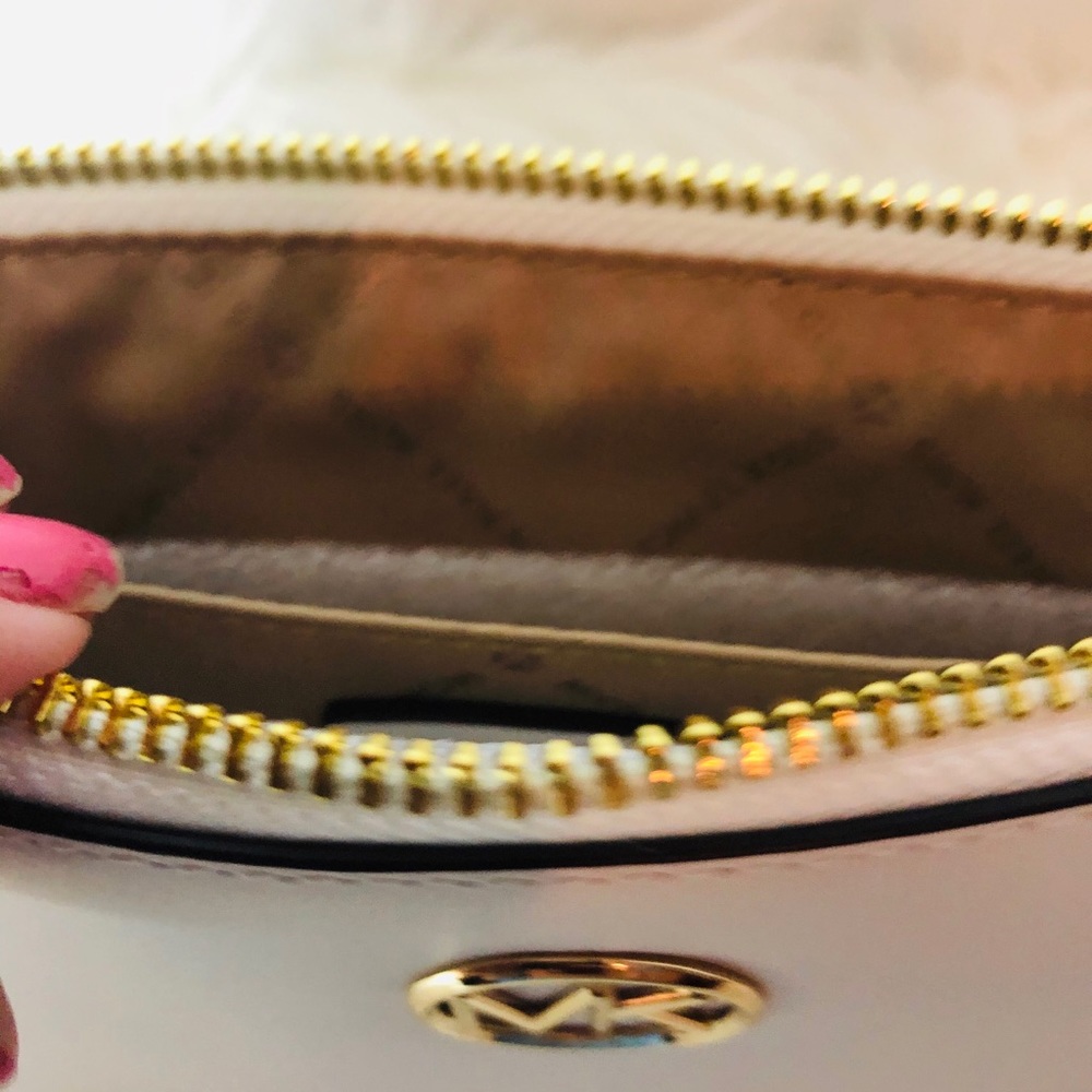 Michael Kors large zip clutch wristlet in white - Picture 5 of 7